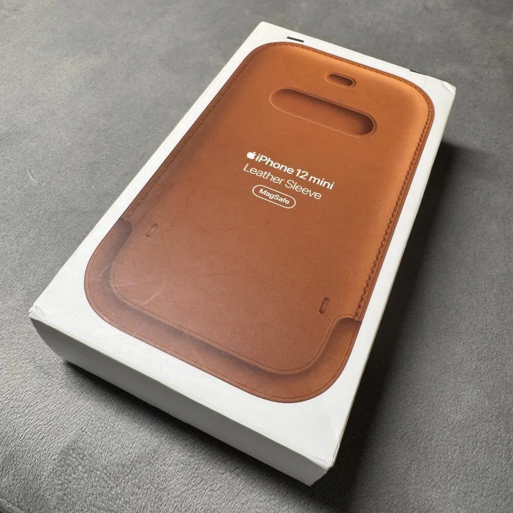 APPLE 12 Mini Pro Brown Leather Sleeve‎ with MagSafe NEW WITH BOX